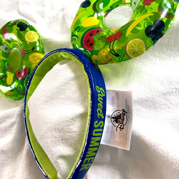 🧚🏼♀️NEW Minnie Mouse Pool Float Ears - Picture 3 of 6